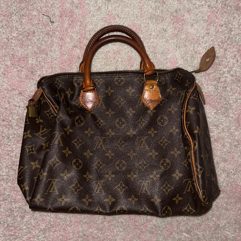 Louis Vuitton speedy handbag